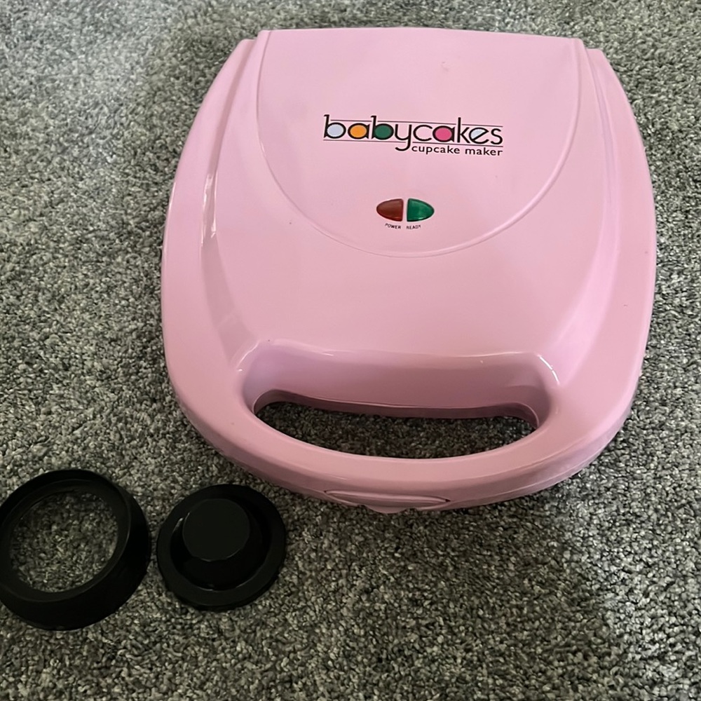 Baby cakes mini cupcake and pie maker.